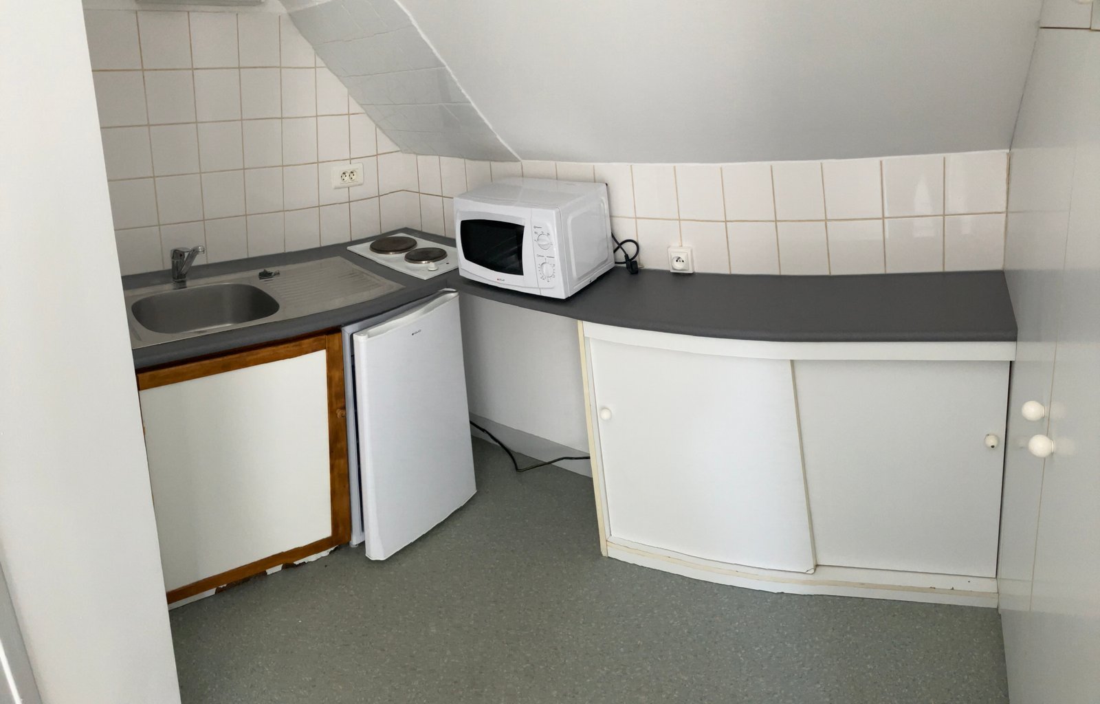 🎓 Studio mansardé en hypercentre de Troyes 🏙️