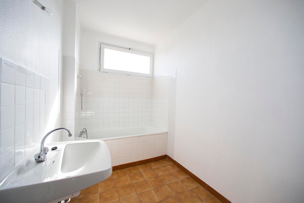 Beau F2 lumineux résidence du Lys